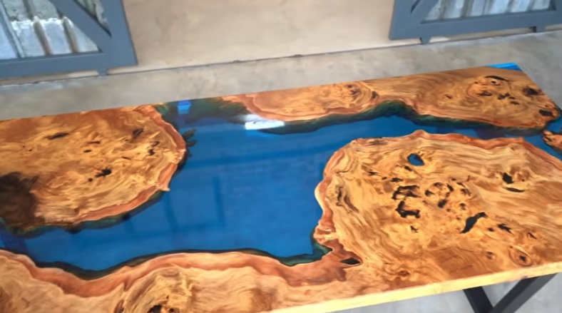 Finished epoxy table